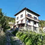 Guest house Vazrozhdenski Kashti Manastir