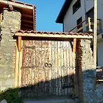 Guest house Vazrozhdenski Kashti Manastir