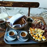 Vazrozhdenski Kashti Guest house *