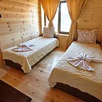 Vazrozhdenski Kashti * Manastir