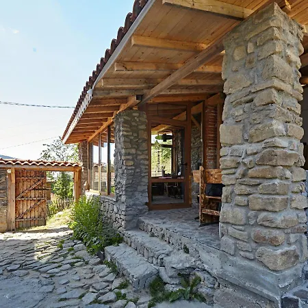 Vazrozhdenski Kashti Guest house *