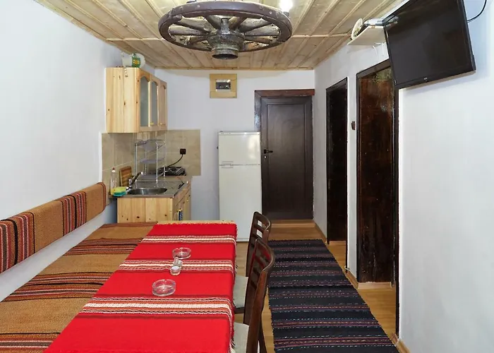 Guest house Vazrozhdenski Kashti *