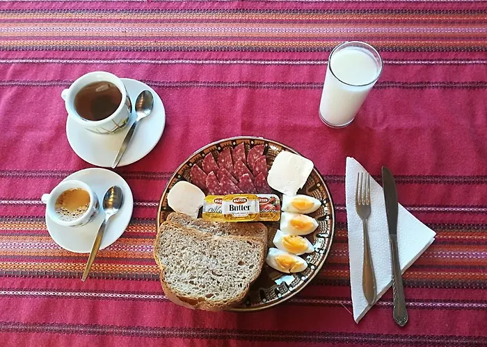 Vazrozhdenski Kashti * Manastir