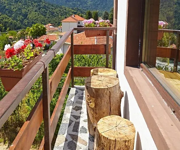 Vazrozhdenski Kashti * Manastir