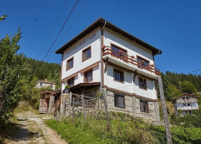 Vazrozhdenski Kashti Guest house *