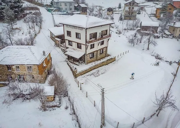 Vazrozhdenski Kashti * Manastir